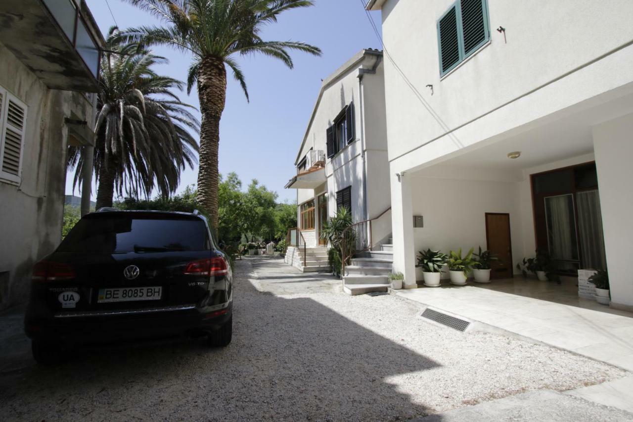 Apartments Besker Makarska Eksteriør bilde