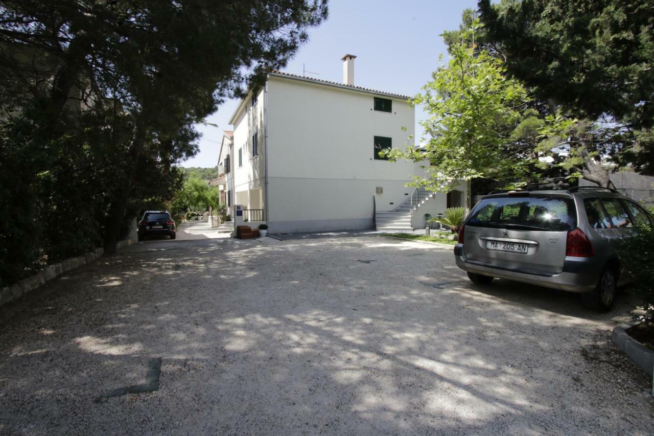 Apartments Besker Makarska Eksteriør bilde