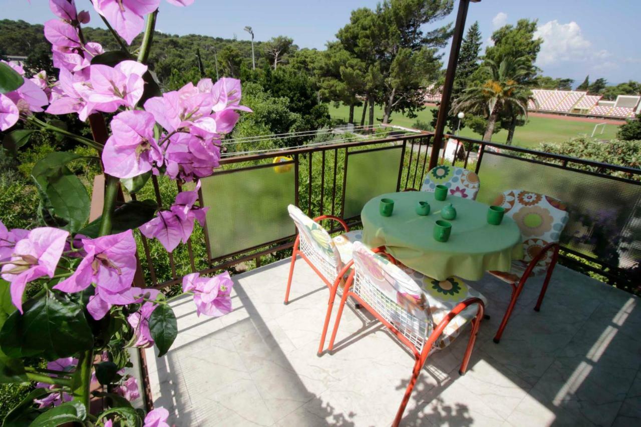 Apartments Besker Makarska Eksteriør bilde